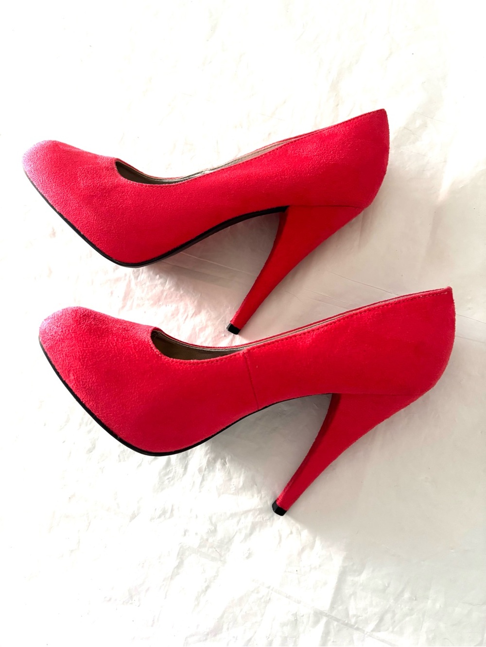 NWOT Xappeal Pink Cherry Skylar Velvet High Heel Dress Pumps SZ 7.5